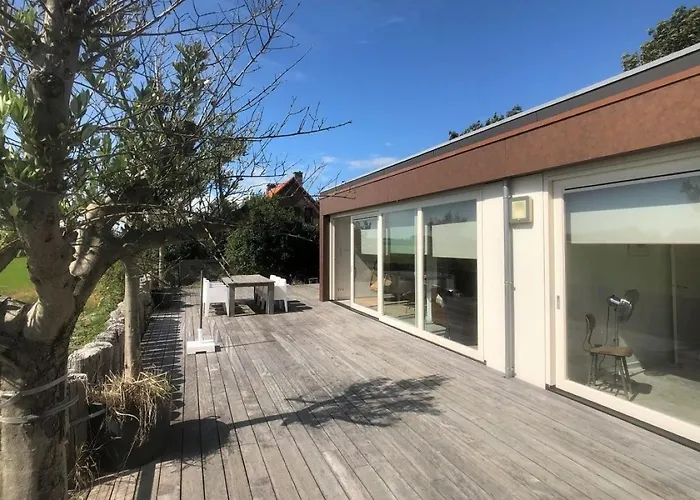 Nia Domo, Ringdijk Noord 22A
